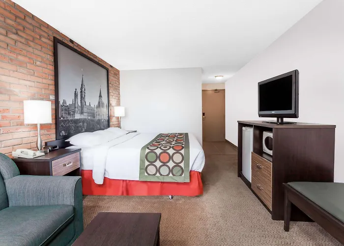 Super 8 By Wyndham Sudbury On