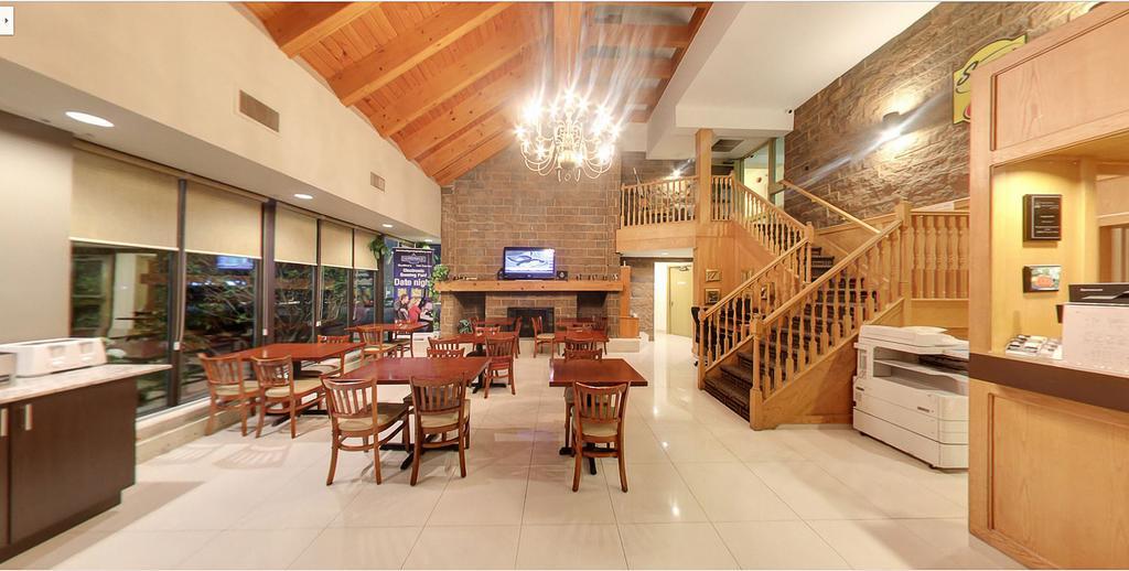 Hotel Super 8 By Wyndham On 2*