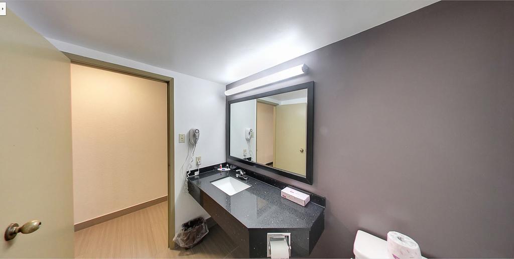 Super 8 By Wyndham On Hotel 2*